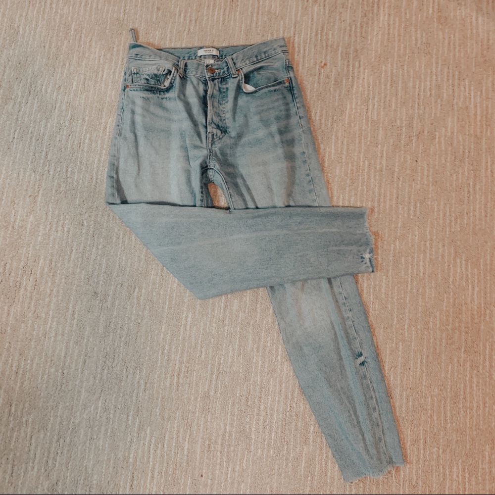 Light wash mom jeans